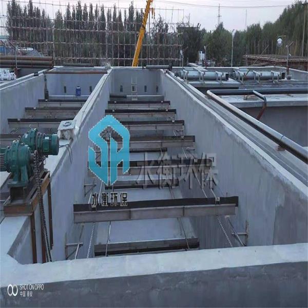 浙江大型刮泥机污水处理设备安装完毕